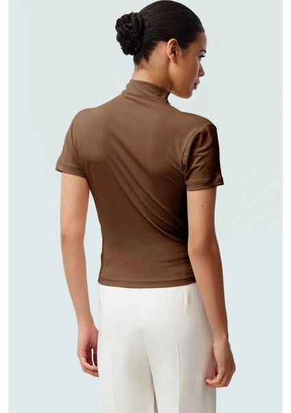 Yazlık Kısa Kollu Bluz Esnek Örme Dik Yaka Fitted Kalıp Mükemmel Uyum Trend Tasarım modelleri