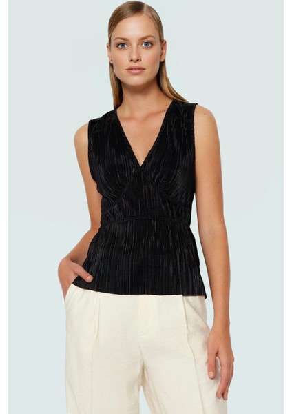 Örme Pilise Bluz V Yaka Regular Kalıp Yazlık Iş Giyim Profesyonel Görünüm Özel Tasarım