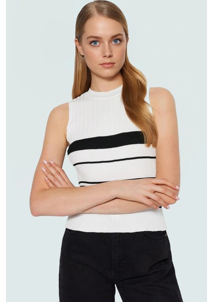 Renk Bloklu Kolsuz Triko Bluz Rahat Kalıp Polyester Yazlık Modern Stil Şık Görünüm Uzun Ömürlü