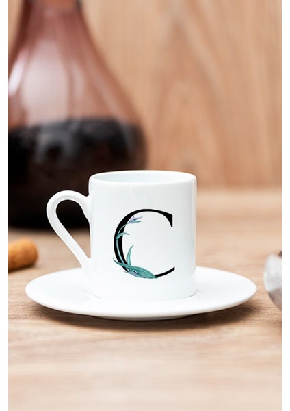 C Harfi Yaprak Desenli Şık Beyaz Kahve Fincanı, Zarif ve Kullanışlı Tasarım