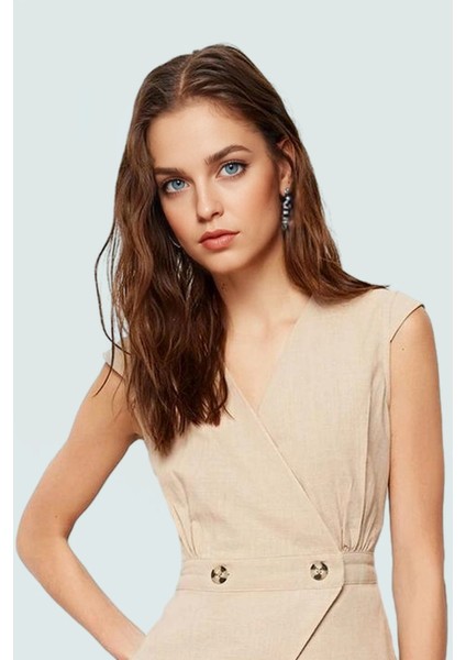 Pamuklu Keten Görünümlü Bluz; V Yaka Düğmeli Kolsuz Fitted Kalıp Özel Tasarım Özenle Seçilmiş modelleri