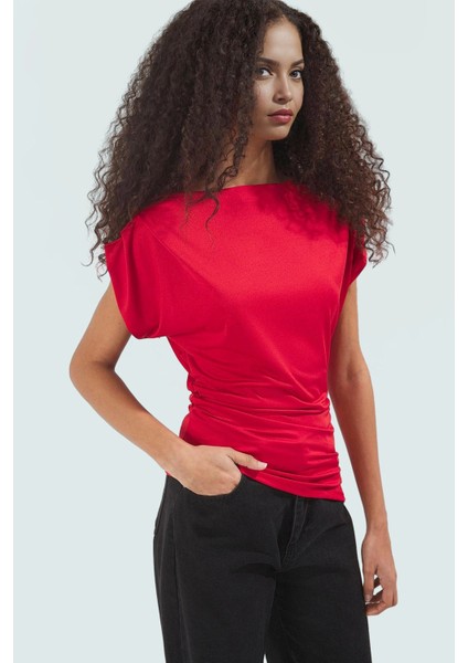 Esnek Örme Bluz; Kayık Yaka Kısa Kollu Fitted Kalıp Modern Stil Premium Kalite Özel Tasarım