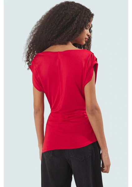 Esnek Örme Bluz; Kayık Yaka Kısa Kollu Fitted Kalıp Modern Stil Premium Kalite Özel Tasarım modelleri