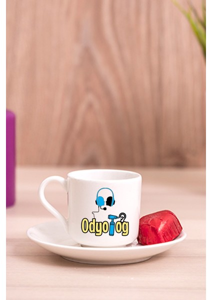 Şık Porselen Kahve Fincanı, Zarif Tasarım, Ideal Hediye Seçeneği