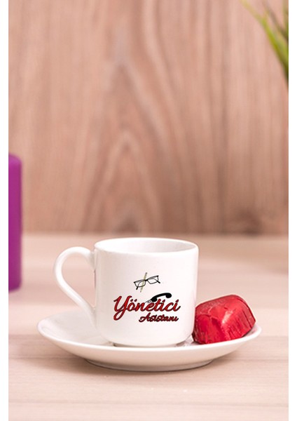 Şık ve Zarif Porselen Kahve Fincanı, Günlük Kullanıma Uygun Tasarım