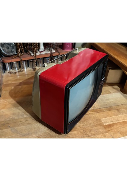 Üniversum 37 Ekran Siyah-Beyaz Televizyon -Dekorluk fırsatları