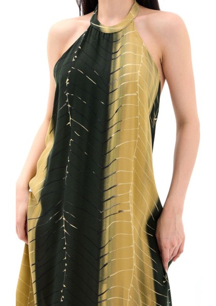 Full Sırt Dekolteli Blok Desenli Halter Yaka Şifon Iki Renk Geçişli Yazlık Uzun Çizgi Efektli Elbise indirimleri