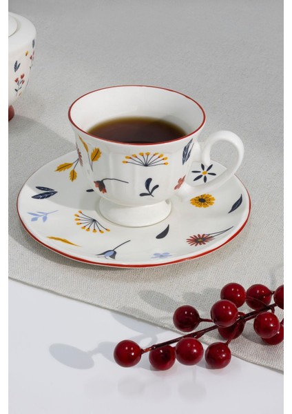 Beyaz Porselen Ayaklı Çay Fincan Seti, Şık ve Zarif Tasarım