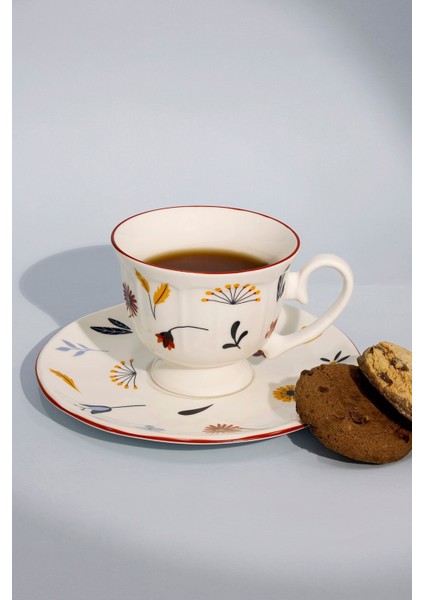 Beyaz Porselen Ayaklı Çay Fincan Seti, Şık ve Zarif Tasarım fiyatları