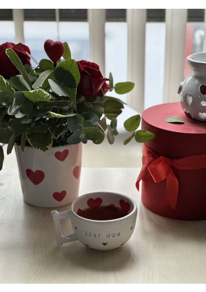 Renkli Kalpli Annelere Özel Kupa, Sevgiyle Tasarlandı indirimleri