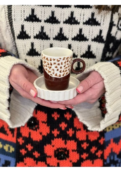 Renkli Dalgalı Seramik Fincan, Şık ve Kullanışlı Tasarım