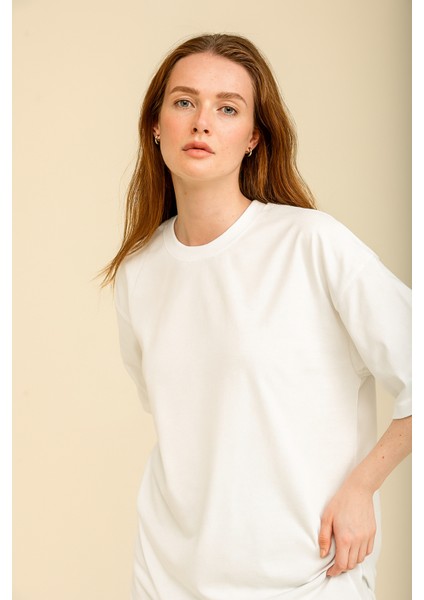 Kadın Beyaz Oversize Bisiklet Yaka %100 Pamuk Düz Basic Yazlık T-Shirt
