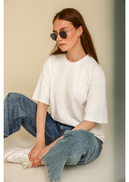 Kadın Beyaz Oversize Bisiklet Yaka %100 Pamuk Düz Basic Yazlık T-Shirt fiyatları