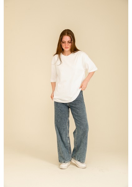 Kadın Beyaz Oversize Bisiklet Yaka %100 Pamuk Düz Basic Yazlık T-Shirt