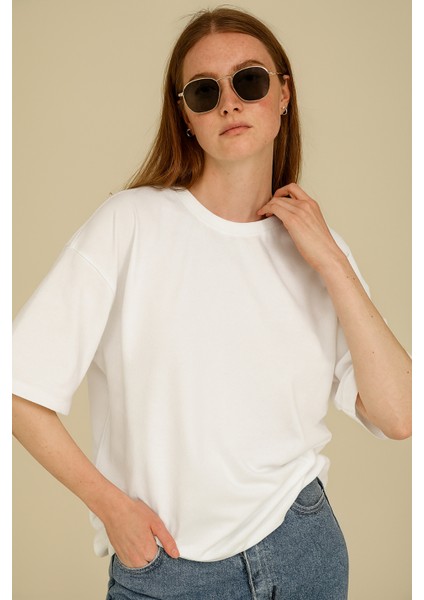 Kadın Beyaz Oversize Bisiklet Yaka %100 Pamuk Düz Basic Yazlık T-Shirt modelleri