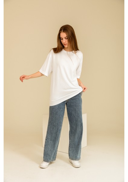 Kadın Beyaz Oversize Bisiklet Yaka %100 Pamuk Düz Basic Yazlık T-Shirt
