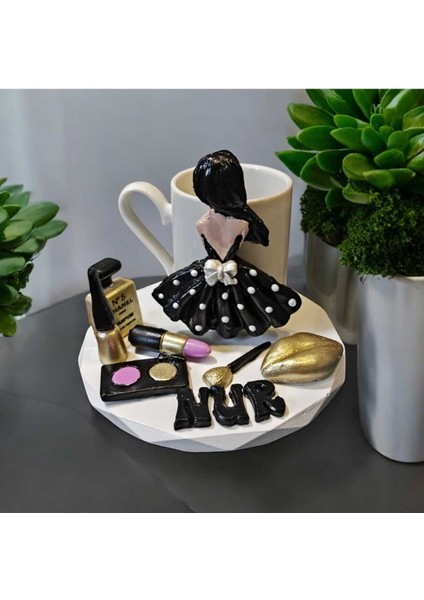 Isme Özel Tasarım Hediye Sunumluk, Arkası Dönük Kız Figürlü, Şık ve Özgün Tasarım modelleri