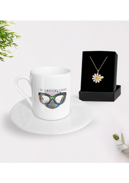 Kişiye Özel Okulda Ünlüyüm Kahve Fincanı ve Isimli Papatya Kolye Seti
