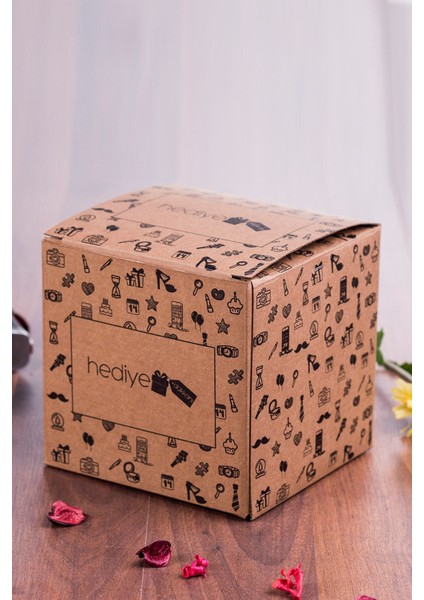 Ş Harfi Çiçekli Altın Kahve Fincanı, Şık ve Zarif Tasarım modelleri