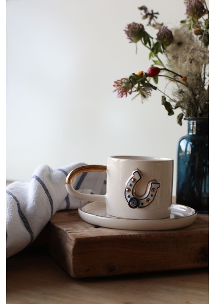 Şans Nalı Kabartmalı Beyaz Kahve Fincanı, Şık ve Özel Tasarım