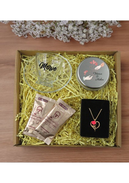 Kişiye Özel Isimli Dtf Cam Kahve Fincanı, Aşk Çiçeği Kalp Kolye, Gümüş, Beyaz