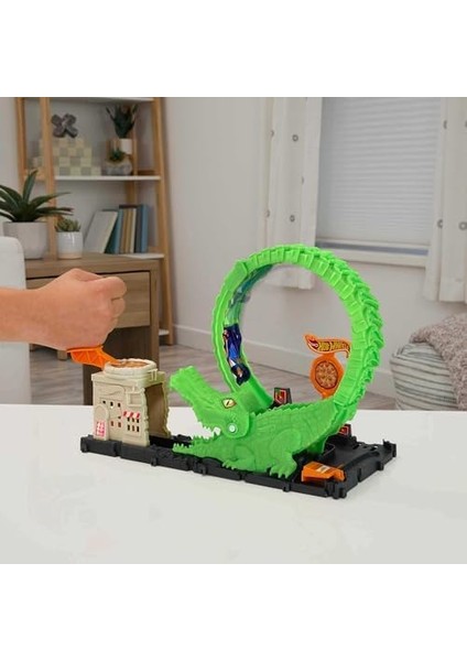 Wheels Düşmanlarla Mücadele Serisi Oyun Seti Hot Wheels Düşmanlarla Mücadele Serisi Oyun Seti, Pist Seti ve 1 Oyuncak Araba HKX39 modelleri