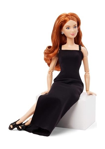 Basıcs™ Ikonik Koleksiyon Bebekler - Kızıl Barbie Basics Koleksiyona Uygun Bebek, Siyah Elbisesi ve Platform Topuklu Ayakkabılarıyla Kızıl Kıvırcık Saçlı Model 04 JBH74 fiyatları