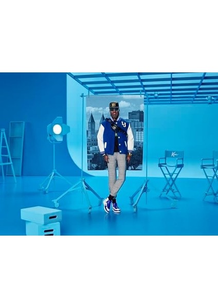 Kenbassadors Bebek, Lebron James, Kolej Ceketli Kıyafeti ve Aksesuarlarıyla Koleksiyona Uygun Barbie Signature Lebron James Kenbassadors Bebek HRM33 modelleri