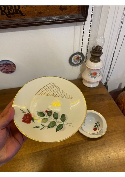 Beyaz Antika Fincan, Şık ve Zarif Dekoratif Ürün modelleri