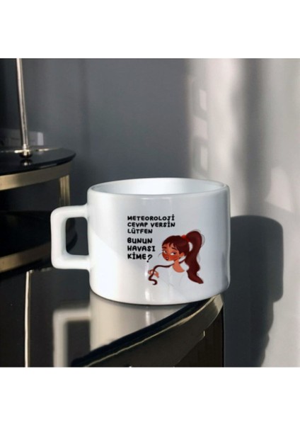 Beyaz Tasarımlı Çay ve Kahve Fincanı, Sıcak ve Şık Içim Keyfi Için