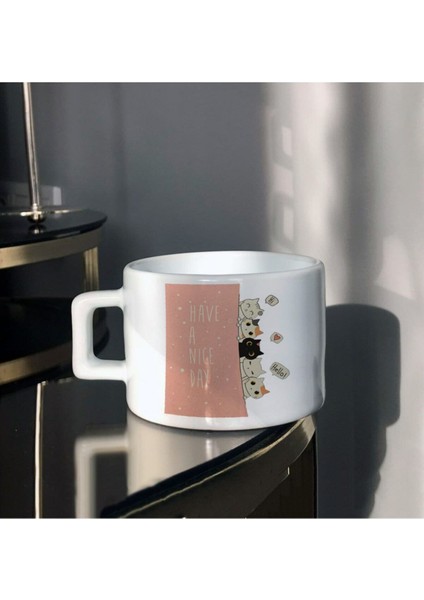 Pembe ve Güzel Kedili Baskılı Şık Çay ve Kahve Fincanı, Neşeli Günler Için Ideal
