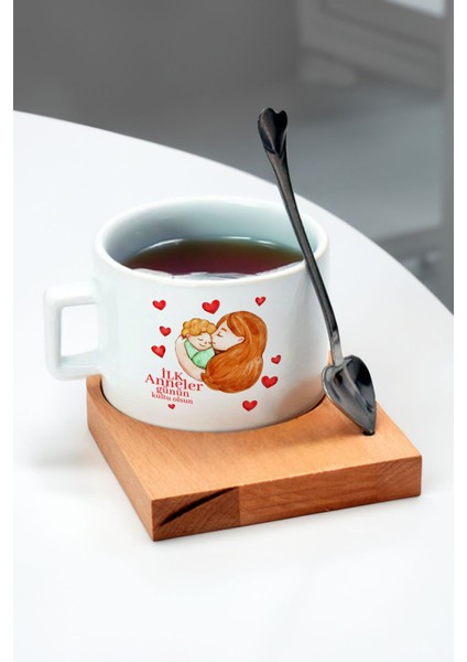 Ilk Anneler Günü Için Şık Beyaz Çay Fincanı Hediye Seçeneği