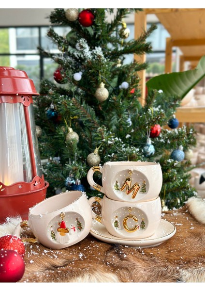 El Yapımı Seramik Harfli Kupa, Yılbaşı Temalı, Kardan Adam ve Çam Ağacı Detaylarıyla modelleri