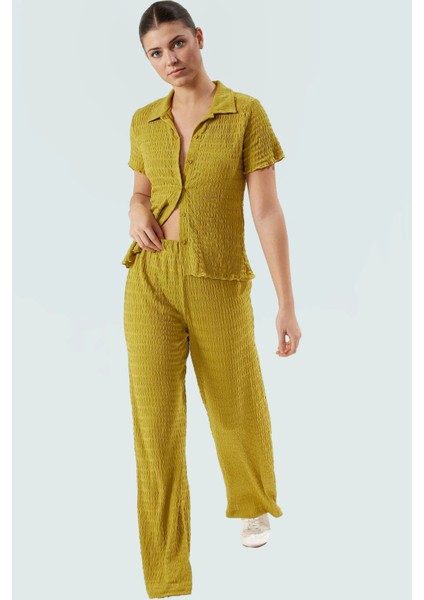 Kadın Örme Dokulu Kısa Kollu Gömlek Yaka Bluz ve Geniş Paça Pantolon Takım Özel Tasarım