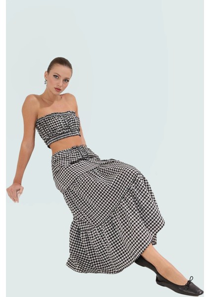 Yazlık Ekoseli Crop Bluz ve Etek Takım Pamuklu Dokuma Günlük Tarz Profesyonel Görünüm