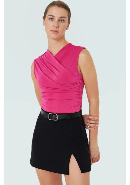 Kadın V Yaka Kolsuz Büzgü Detaylı Örme Bluz Özenle Seçilmiş Premium Kalite Uzun Ömürlü