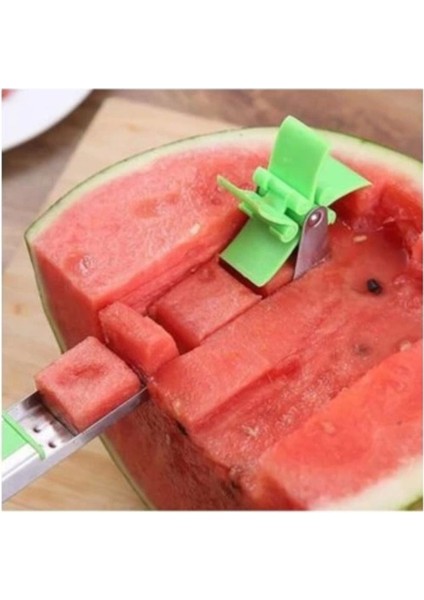 Renkli Pratik Karpuz Dilimleyici ile Serin Yaz Tatili Keyfi