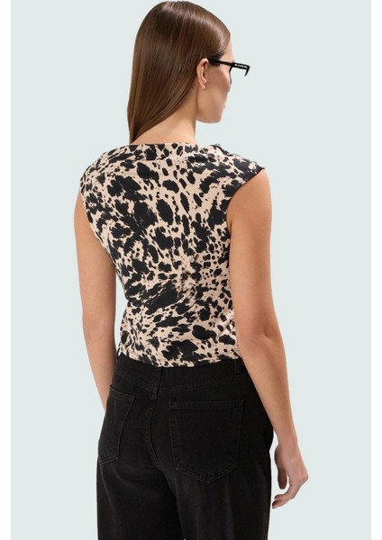 Asimetrik Kolsuz Fitted Bluz Çok Desenli Polyester Yazlık Konforlu Kesim Özel Tasarım modelleri