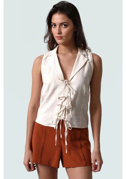 Yazlık Keten Görünümlü Kolsuz Bluz Regular Kalıp Önü Bağcıklı Modern Stil Özenle Seçilmiş