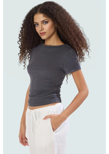 Yazlık Crop Bisiklet Yaka Fitted Viskoz Bluz Günlük Stil Uzun Ömürlü Zarifane Tasarım Premium Kalite