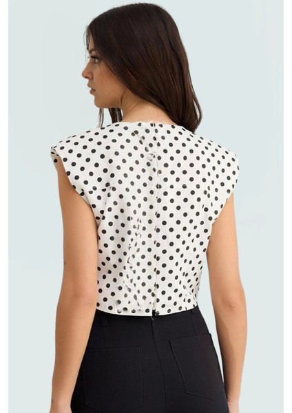 Pamuklu Puantiyeli Crop Bluz Fitted Kalıp Günlük Stil Yüksek Kalite Özel Tasarım fırsatları