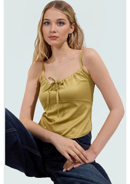 Yazlık Saten Bluz Ince Askılı Regular Kalıp Günlük Stil Şık Görünüm Seçkin Malzeme fiyatları