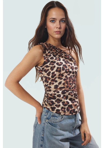 Tek Omuz Leopar Desenli Fitted Dokuma Bluz Rahat Yazlık Stil ve Şık Konforlu Kesim fiyatları