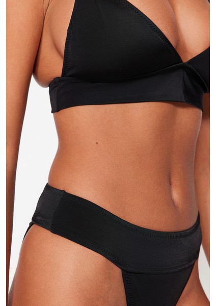 Shopeonly Siyah Üçgen Bikini Takımı fırsatları