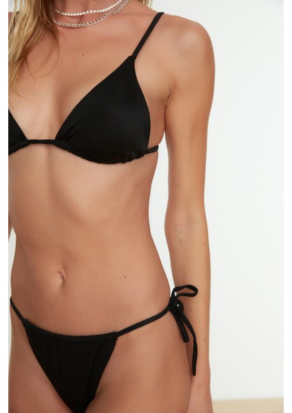 Shopeonly Siyah Üçgen Bağlamalı Bikini Takımı