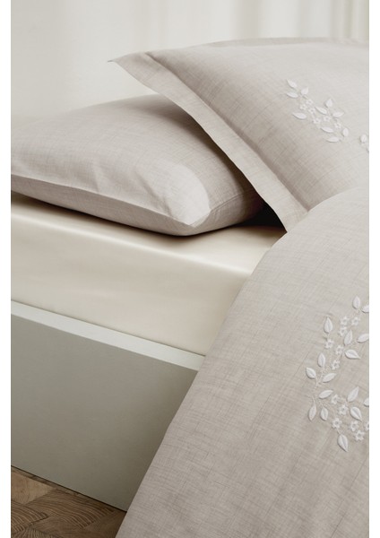 Daniela King Size Nakışlı Saten Nevresim Takımı modelleri