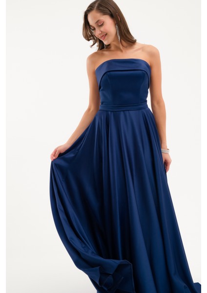 Kadın Lacivert Straplez Saten Kloş Abiye Elbise