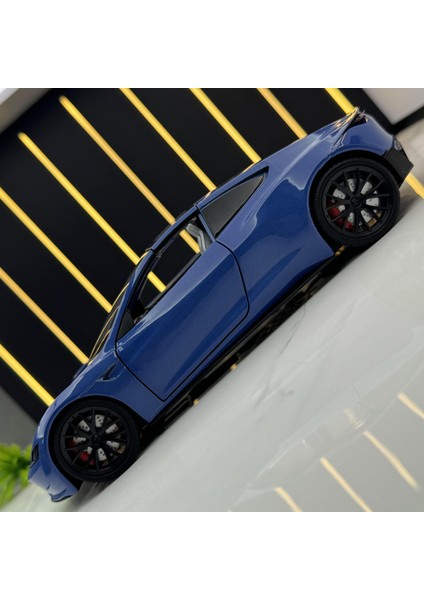 1:24 Tesla Roadster Ses ve Işık Oyuncak Araba Modelleri (Yurt Dışından) fırsatları