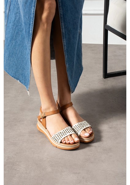 Beyaz Lazer Desenli Tek Bant Günlük Kadın Sandalet fiyatları