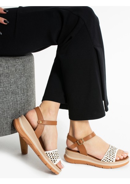 Beyaz Lazer Desenli Tek Bant Günlük Kadın Sandalet modelleri